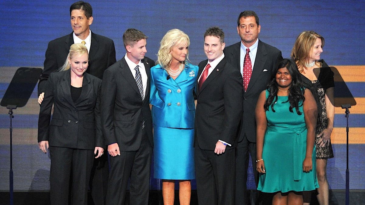 Cindy McCain standing on stage with her children at the 2008 Republican National Convention