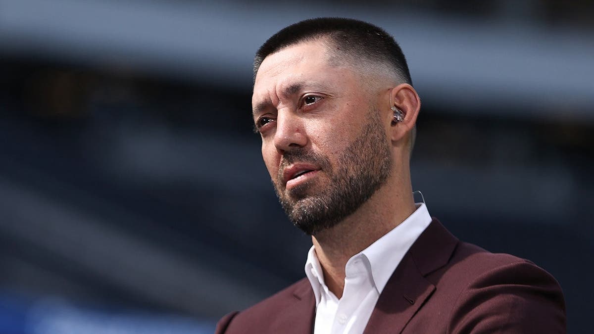 Clint Dempsey looking on before Concacaf Nations League semifinal match at SoFi Stadium