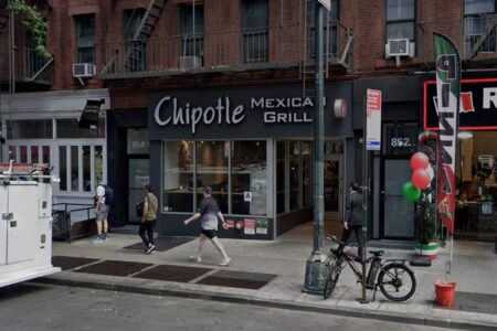 Teen stabbed in gut by 3 strangers at Midtown Chipotle