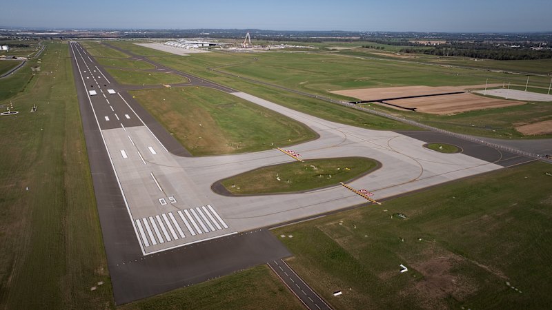 Jetstar confirms launch date for first flights to Gold Coast, Brisbane and Melbourne