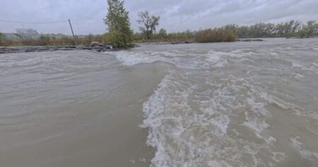 City of Calgary officials forecast river levels to peak by Tuesday