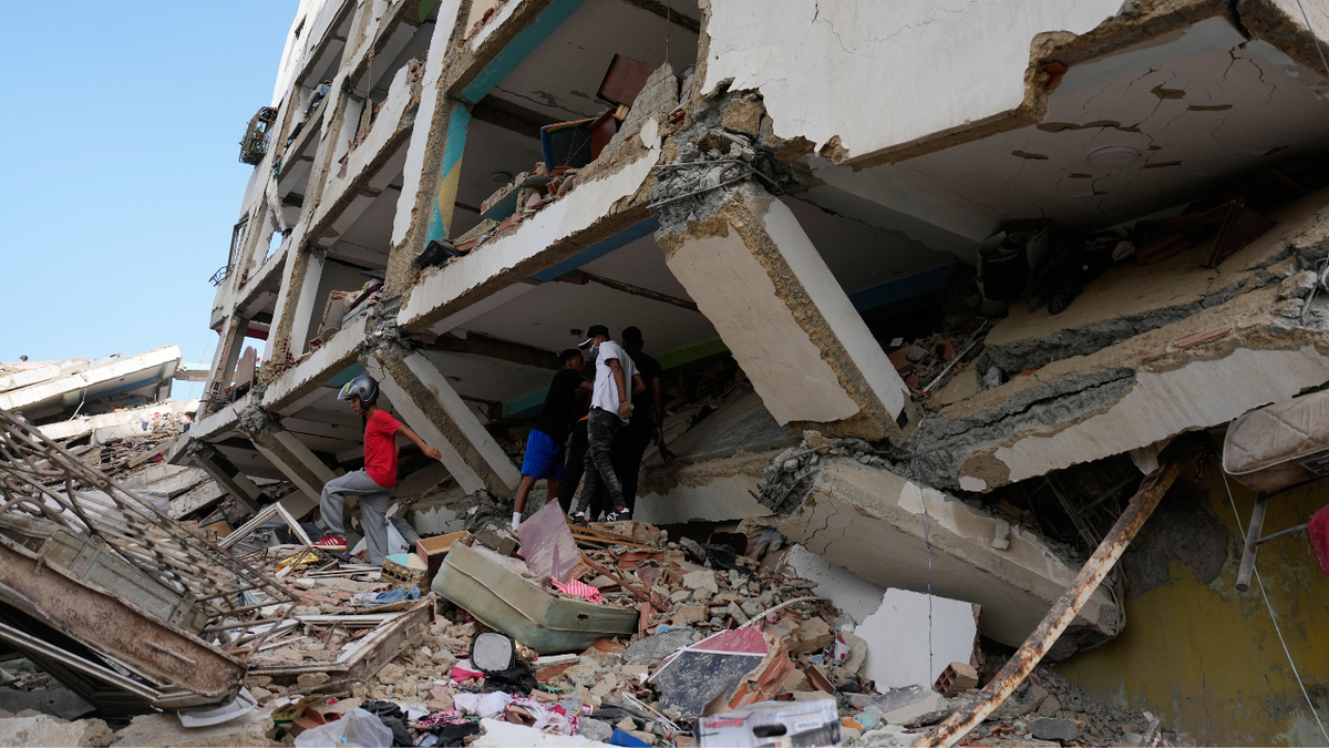 Collapsed building Venezuela 2
