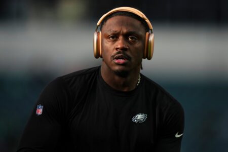 AJ Brown Sends Strong Message on Mike Vrabel After Patriots Trade