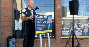 Kelowna councilllor Ron Cannan launches mayoral campaign, promises focus on public safety