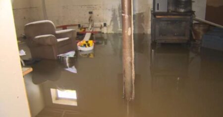 Kinew visits flooded Manitoba communities, promises additional help