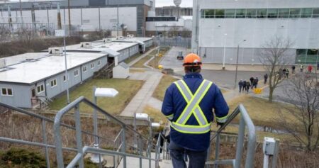 Ottawa’s nuclear energy strategy seeks more new reactors, global exports