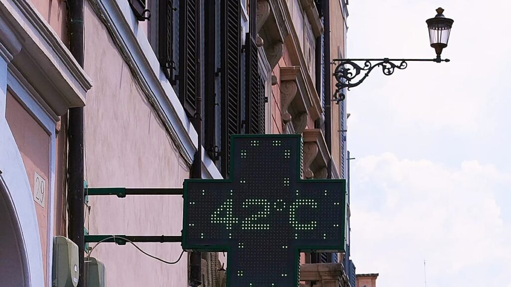 EU pivots from climate mitigation to adaptation in bid to beat heat