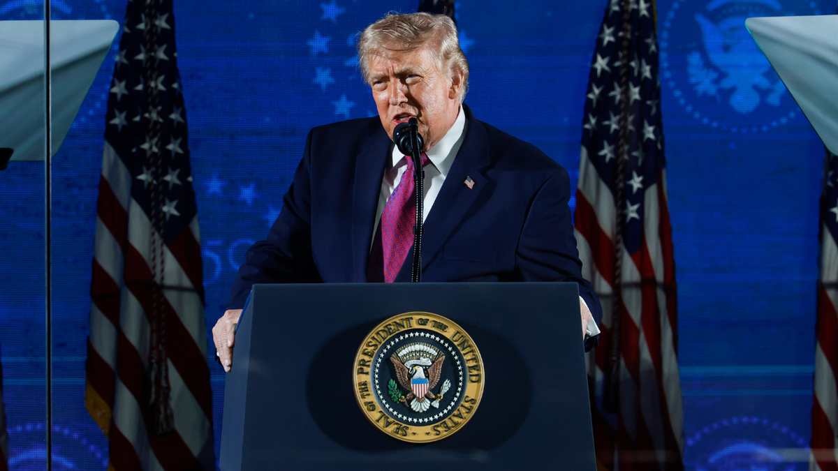 trump-speaks-mount-rushmore