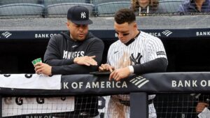 MLB effectively outlaws use of AI on dugout iPads during games