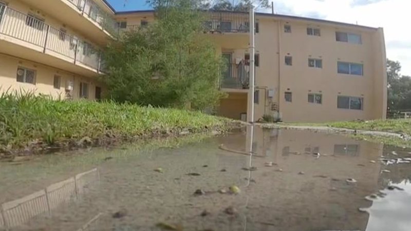 Residents go days without water at Beaconsfield complex