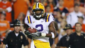 Former LSU star Demetrius Byrd arrested after allegedly pulling knife on bus: 'Who wants to die?'