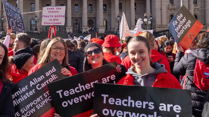 Teacher pay dispute to drag on as negotiations stall in wake of strike