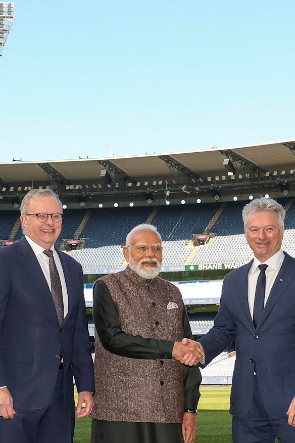 The prime ministers meet cricket great Steve Waugh. 