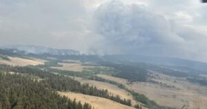 Wildfires near Clinton, B.C. merge, stretching nearly 670 square kilometres