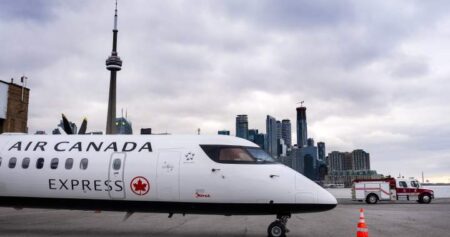 Federal government halts Billy Bishop Airport expansion