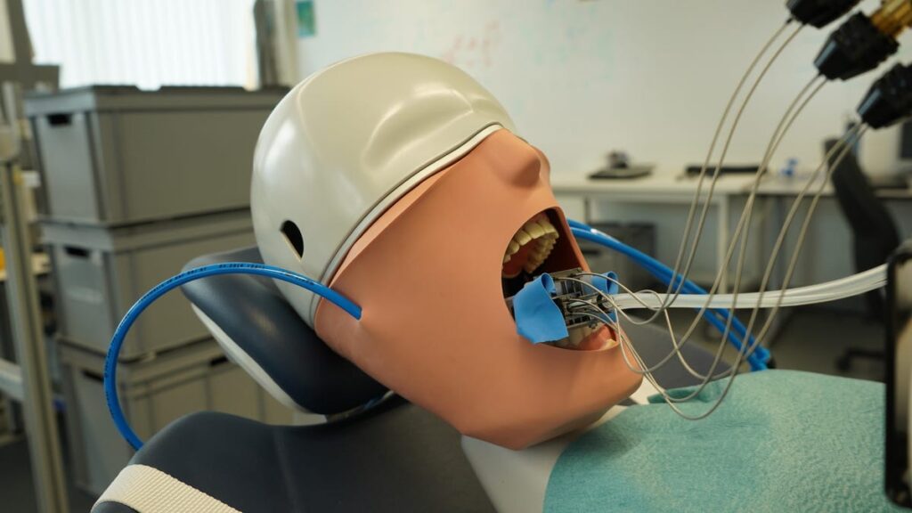 New Dental Robot Attaches to Patient’s Teeth for Drilling