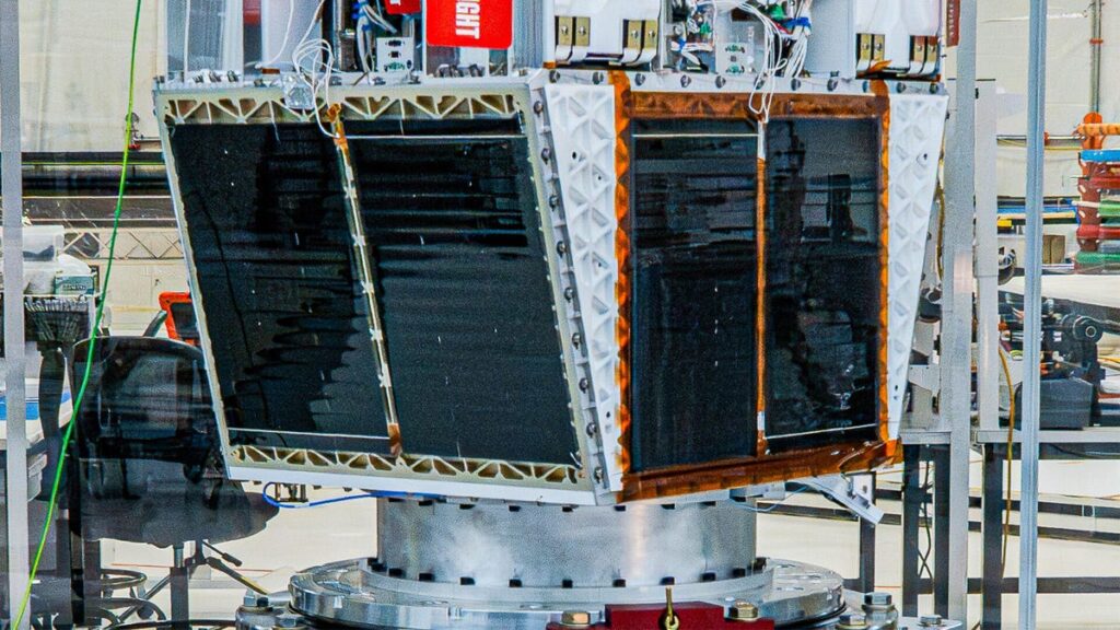 Space Mirror: The FCC Just Approved a Sun-Reflecting Satellite, and Astronomers Are Unimpressed