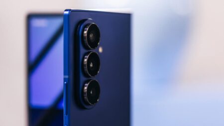 Samsung Teaser Hints at How It’s (Literally) Reshaping Its Foldable Phones