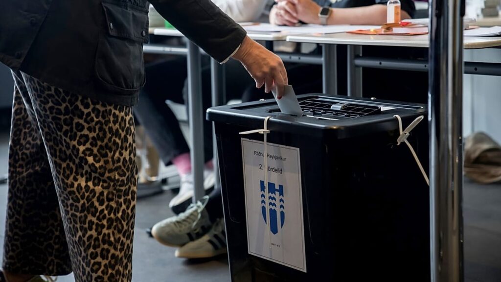 Iceland's EU referendum sees high preliminary voter turnout