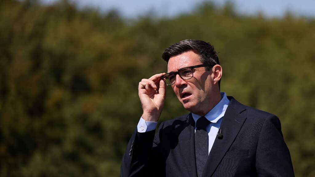 UK will 'support Ukraine 100%' despite Russian threats, PM says
