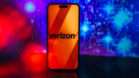 Verizon Switches Focus to New Simplicity Phone Plan. Here’s What You’re Paying For
