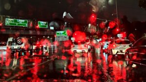 Dozens of drivers stranded after pothole damages tyres on Princes Highway