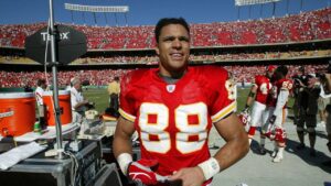 Chiefs legend not ready to say dynasty is over despite Patrick Mahomes' injury, Travis Kelce's final days