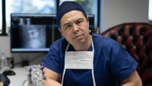 Health minister agrees to investigation in wake of surgeon’s suspension