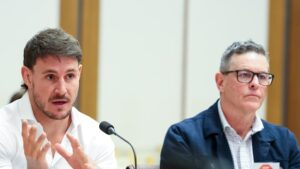 H5N1 bird flu spread; Gambling Senate inquiry criticised by Peter V’landys; ASX set to rise