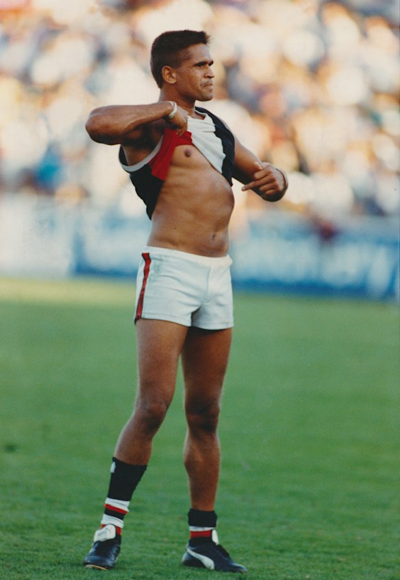 Wayne Ludbey's famous photo of Nicky Winmar.
