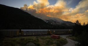Metro Vancouver wildfire prompts evacuation alerts as Fraser Canyon residents go home