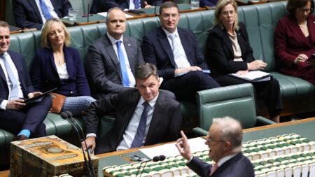 Albanese tells Labor caucus he expects gambling bill to pass with Coalition support; Over 100 killed in Colombia after 7.4 magnitude earthquake