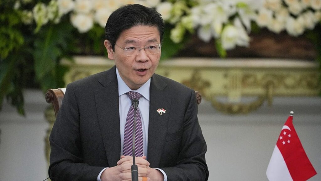 Singapore Prime Minister increases his salary by $1.1 million
