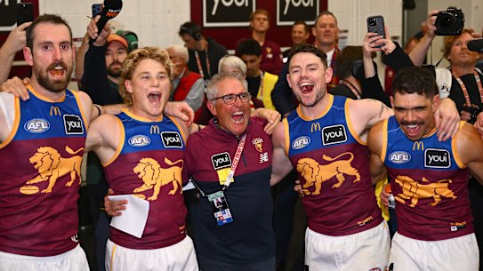 Darcy Fort, Levi Ashcroft, Chris Fagan, Lachie Neale and Charlie Cameron sing their famous song after securing another Grand Final appearance.