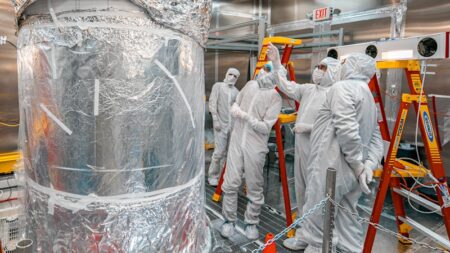 Flash of light gives scientists burst of inspiration