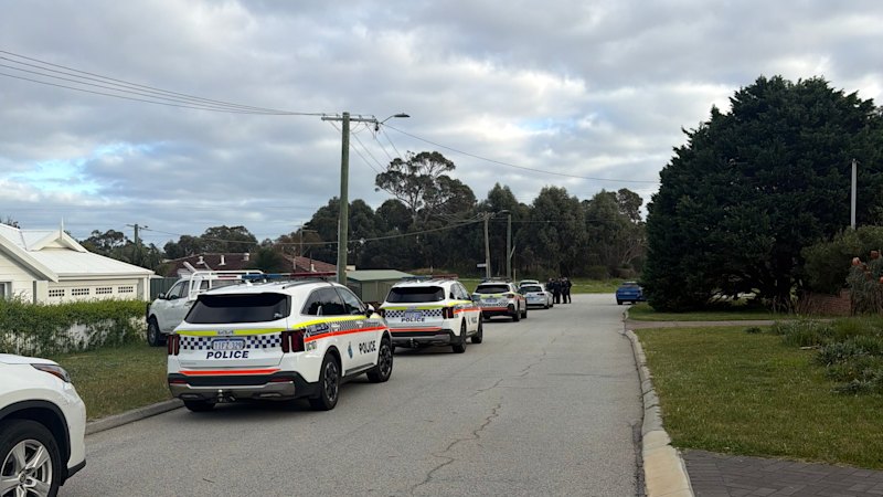 Man shot in Hamilton Hill as police hunt for two suspects