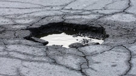 Motorbike rider from Ballarat dies after reportedly hitting pothole on Western Highway near Beaufort