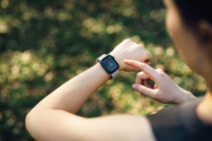 Is The Calorie Counter on Your Smartwatch Accurate? Not Really, Study Finds