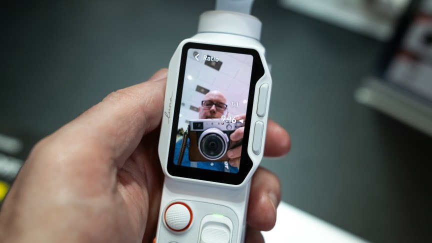 A closeup of the Insta360 Luna Pro screen.