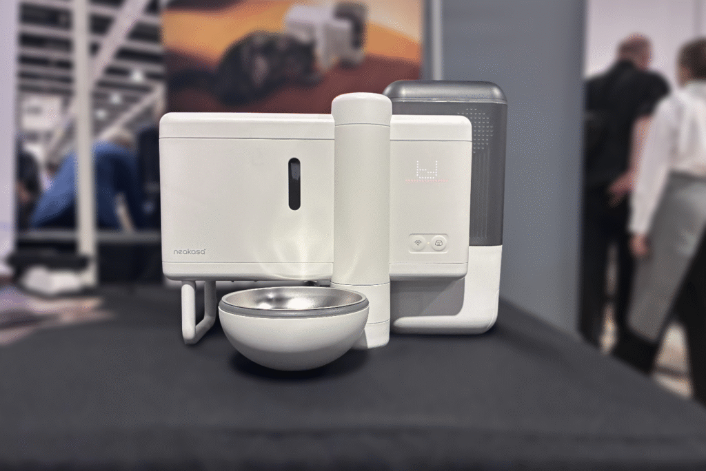 This New Auto-Pet Feeder Is Basically an Instant Pot for Cats
