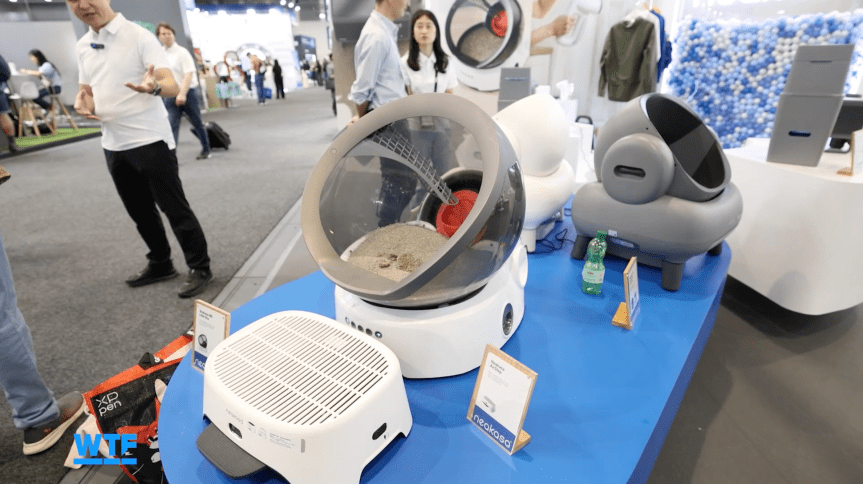 An automatic cat litter tray cleaner featured at IFA