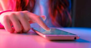 Survey says Saskatchewanians support social media limits for youth: province