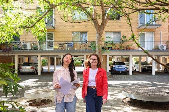 Ying-Lan Dann (left) and Carla Campbell-Redl (right) want to electrify their North Melbourne apartment block. 