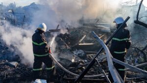 Russia 'tearing Kyiv apart', mayor says, as strikes paralyse traffic
