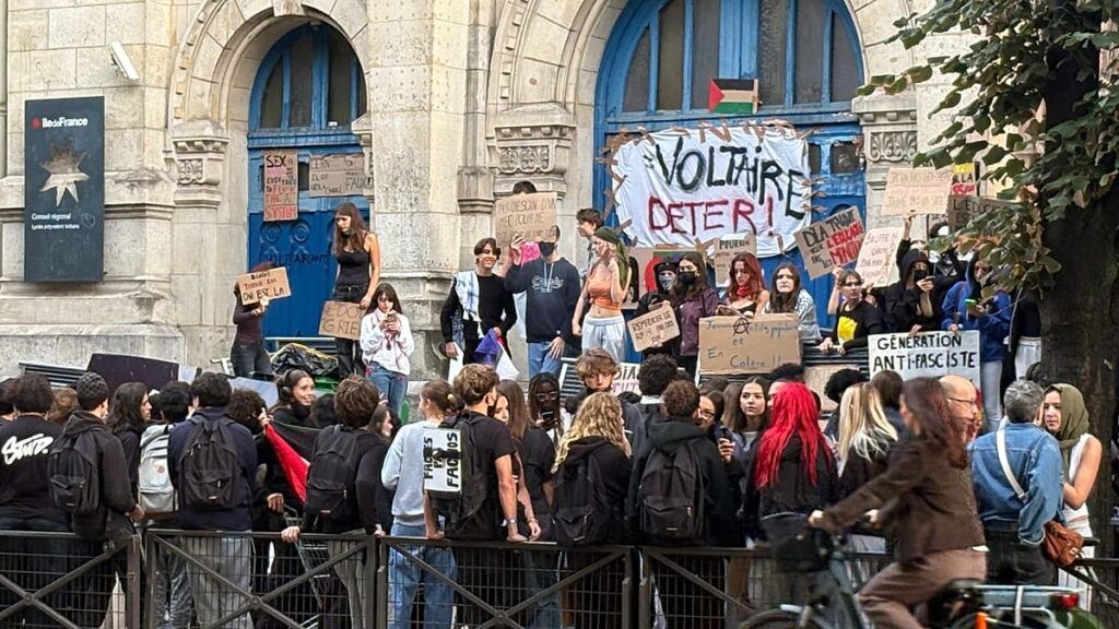 French school protests spread as fires, blockades deepen unrest