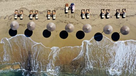 Greece tourism: August arrivals up 2.6%, foreign visitors lead growth