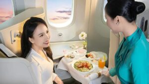 Which are the world's best airlines and airports for dining?