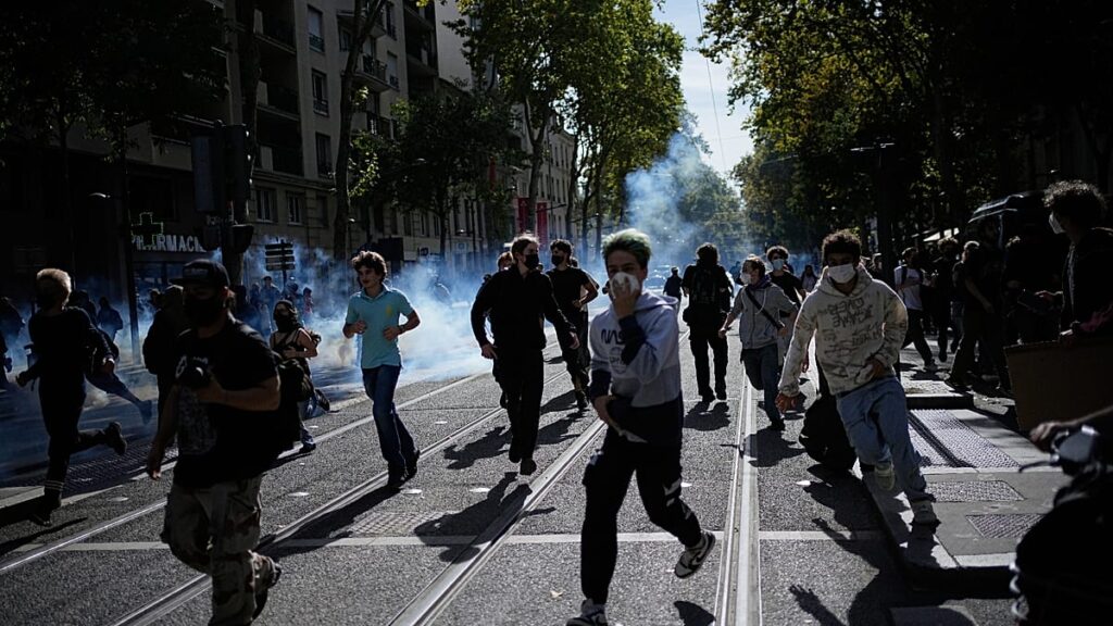 From blockades to violence: what is driving France's school protests?