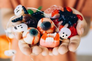 Beware the Halloween candies that can crack your teeth — or do much worse: dentist