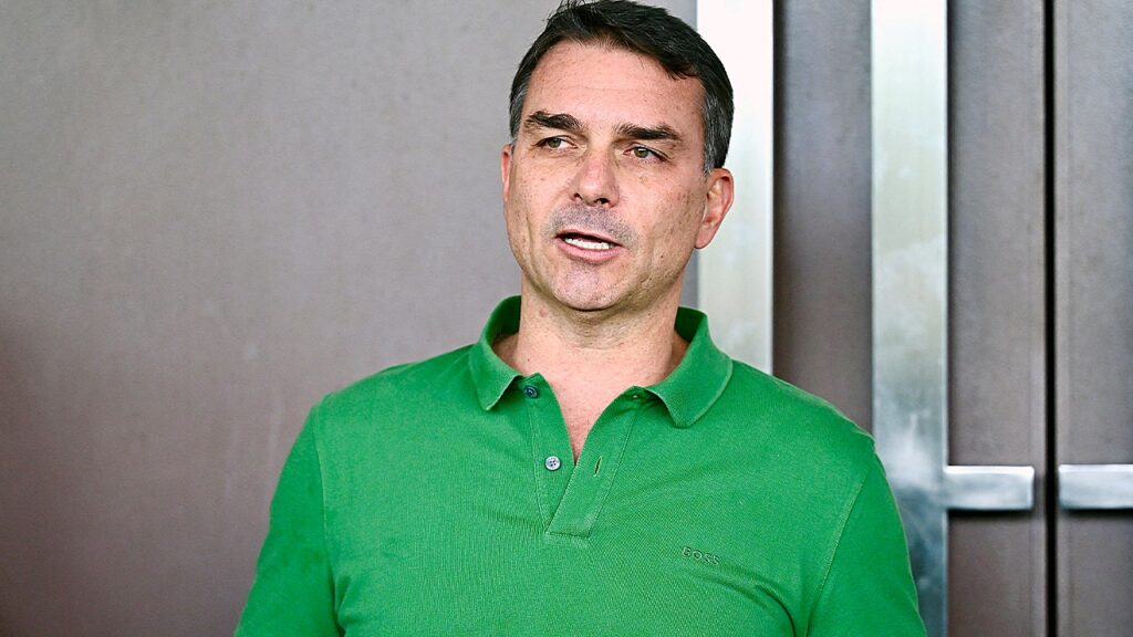 Bolsonaro wins first round of Brazilian presidential election, as Trump-backed candidates continue red wave